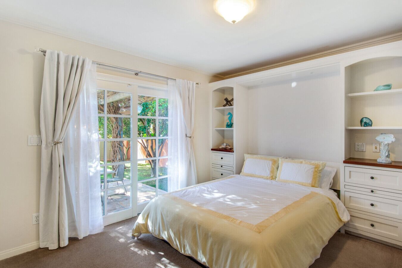 2 habitaciones, escritorio, tabla de planchar con plancha y wifi gratis 