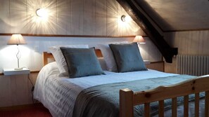 8 camere, culla da viaggio, Wi-Fi gratuito, lenzuola