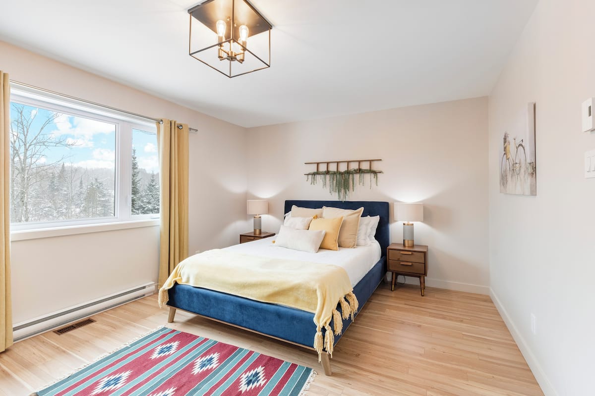Casa de ciudad | 4 habitaciones, wifi gratis y ropa de cama