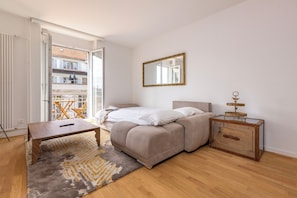 Grand Apartment, 2 Bedrooms | Living area