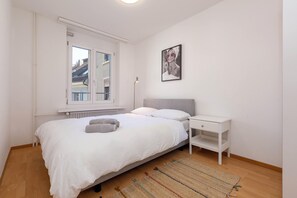 Premier-íbúð - 2 svefnherbergi | 2 svefnherbergi, dúnsængur, rúm með memory foam dýnum, skrifborð