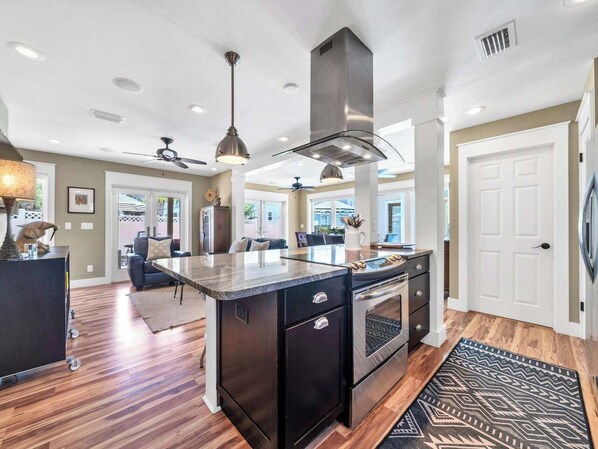 Fridge, microwave, oven, stovetop - 3-Min Walk to Beach, 2 Fully Equipped Homes for Your Destin Getaway (Destin)