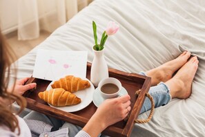 Tägliches inbegriffenes kontinentales Frühstück