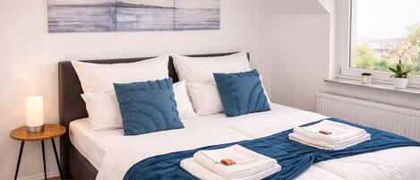 2 makuuhuonetta, silitysrauta/-lauta, ilmainen Wi-Fi, vuodevaatteet