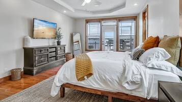 4 makuuhuonetta, työpöytä, silitysrauta/-lauta, ilmainen Wi-Fi