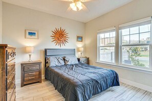 3 slaapkamers, een strijkplank/strijkijzer, wifi, beddengoed