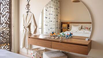 2 chambres, coffres-forts dans les chambres, fer et planche Ă repasser