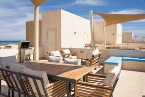 Outdoor dining - Mangroovy Seafront condo - Great Kite Surfing - Luxury El Gouna   (Red Sea Governorate)