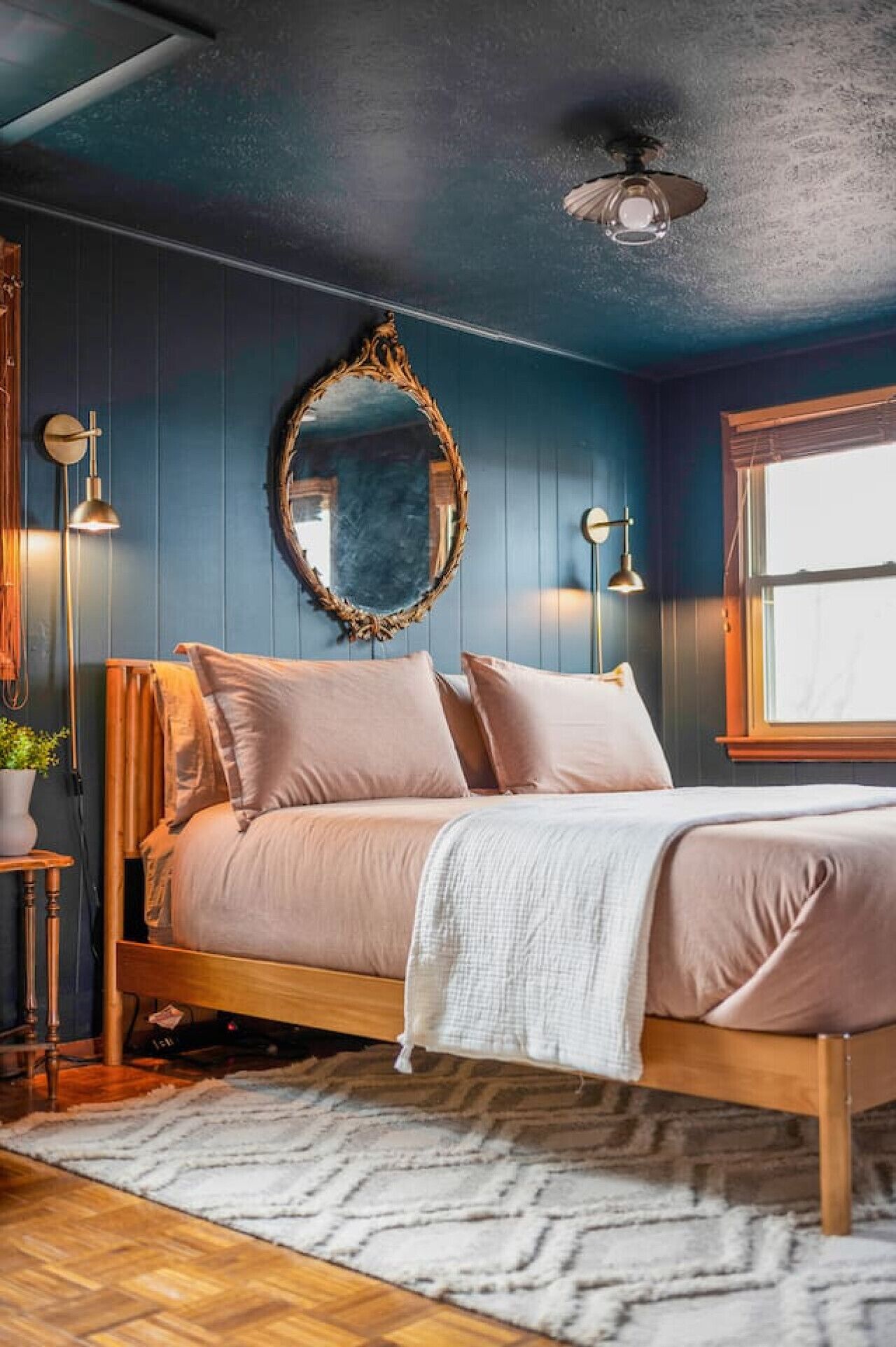 4 bedrooms, iron/ironing board, travel cot, WiFi