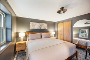 4 bedrooms, iron/ironing board, travel cot, WiFi