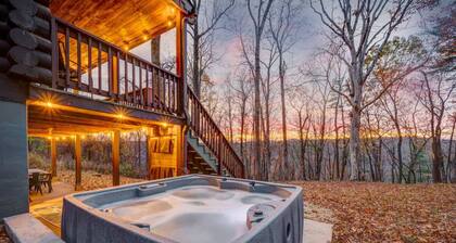 James River Cabin, Riverfront with Hot Tub and Views!