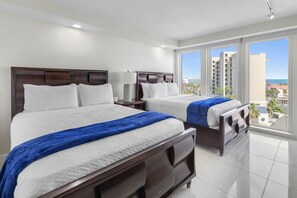 3 室のベッドルーム、デスク、WiFi (無料)、ベッドシーツ