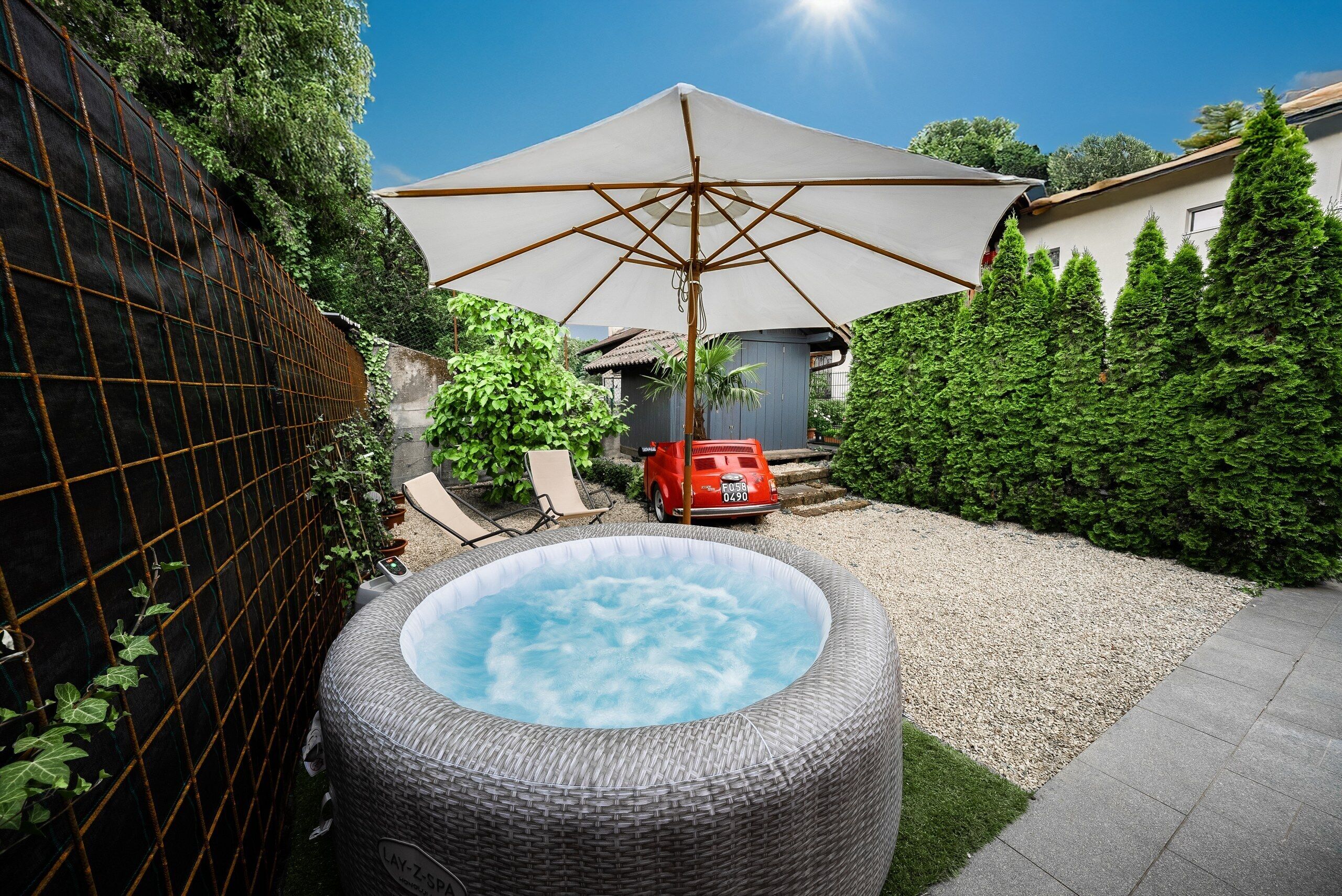 Bain à remous extérieur