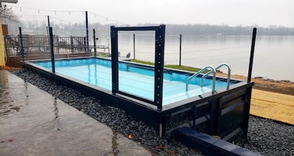 Year-Round Heated Pool - Hot Tub - Fire Pit