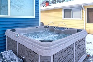 Bain à remous extérieur