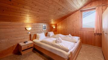 1 bedroom, WiFi (free), bed sheets