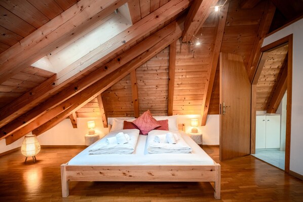 4 habitaciones, wifi gratis y ropa de cama