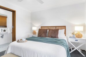 4 bedrooms, desk, iron/ironing board, WiFi