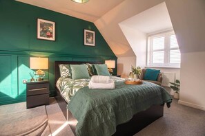 4 chambres, fer et planche à repasser, Wi-Fi, draps fournis