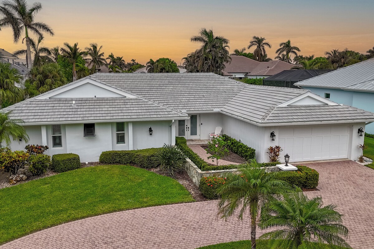 Luxury 4-Bedroom Moorings Residence | Private Pool