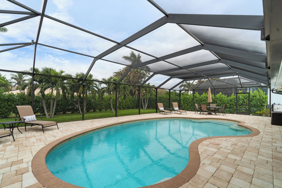 Photo 2 of Luxury 4-Bedroom Moorings Residence | Private Pool