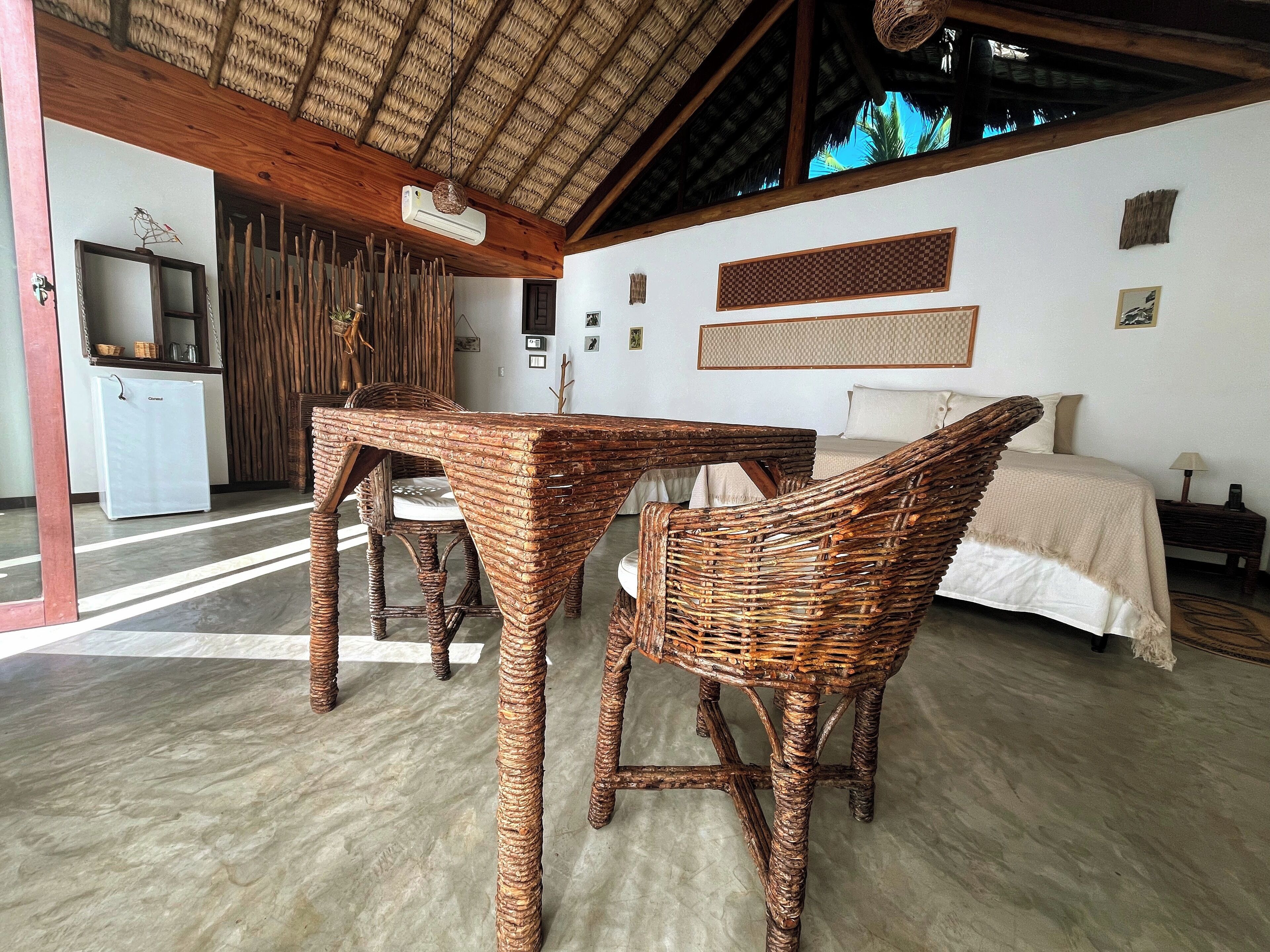 Quarto quádruplo luxo, varanda coberta, vista para o jardim | Cofres nos quartos, Wi-Fi de cortesia