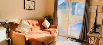 Cozy walkout basement close to YYC airport 2 bed 1 bath East facing