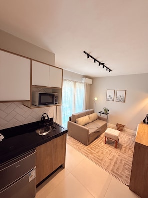 Deluxe Studio Suite | Living area