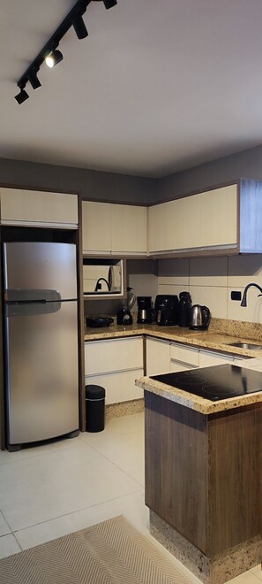 Family Studio Suite | Private kitchen