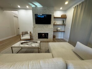 TV connectée, cheminée