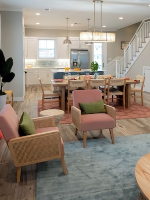 Dining - Salty Bay Getaway | Luxury 4BR w Pool | Near Beach (Galveston)