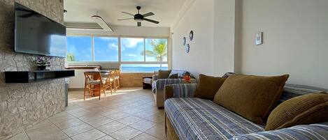 Apartment, 1 Bedroom, Patio, Garden View | Living area