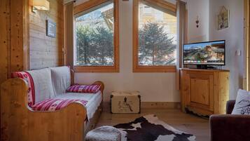 5 chambres, fer et planche à repasser, Wi-Fi, draps fournis