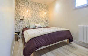 1 bedroom, travel cot, free WiFi, bed sheets - Awesome home in Esquay-sur-Seulles with WiFi (Esquay-sur-Seulles)