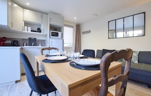 Dining - Awesome home in Esquay-sur-Seulles with WiFi (Esquay-sur-Seulles)