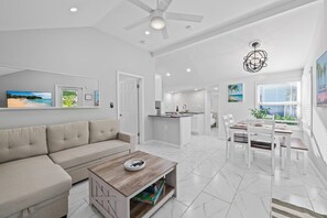 Smart TV - Charming 2-bedroom house with WiFi and AC in welcoming Fort Lauderdale (Fort Lauderdale)