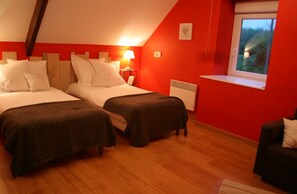 3 chambres, fer et planche à repasser, Wi-Fi gratuit, draps fournis