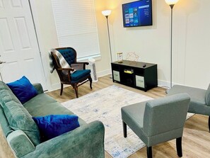 Smart TV, libros y impresora 