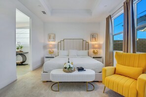 5 habitaciones, tabla de planchar con plancha y cuna de viaje 