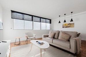 Télévision, chaîne hi-fi