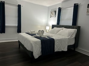 2 slaapkamers, een strijkplank/strijkijzer, gratis wifi, beddengoed