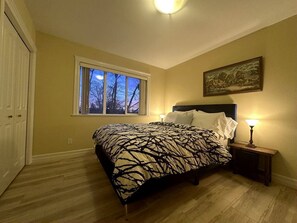 2 bedrooms, desk, iron/ironing board, WiFi