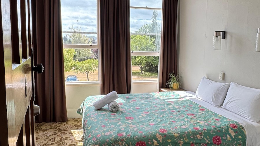 Gladstone Grand Hotel