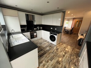 Fridge, microwave, oven, dishwasher - Mountfiled Walk - 3 Bedroom House (South Kirkby)