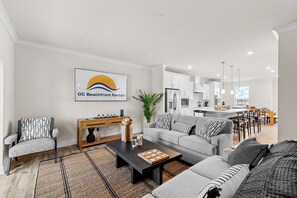 Smart TV, video games, table football - Ultra Luxurious New Pool Game Room Grill Bikes (Ocean City)