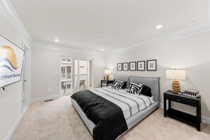 3 bedrooms, iron/ironing board, travel cot, free WiFi - Ultra Luxurious New Pool Game Room Grill Bikes (Ocean City)