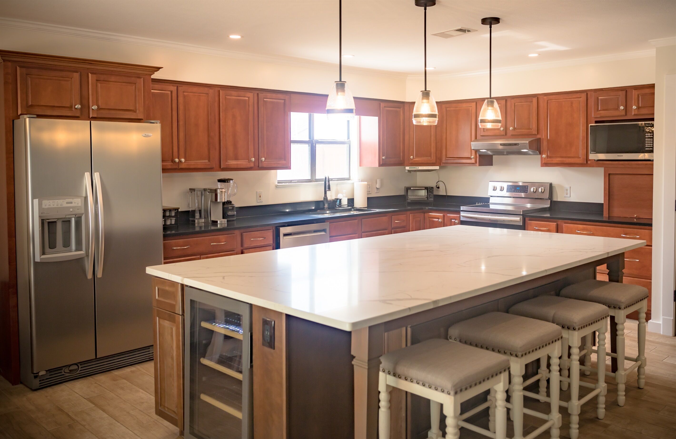 冰箱、微波炉、烤箱、炉灶