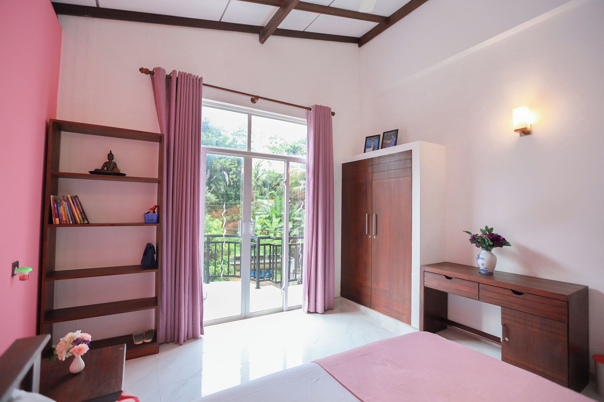 6 habitaciones, escritorio, tabla de planchar con plancha y wifi gratis 