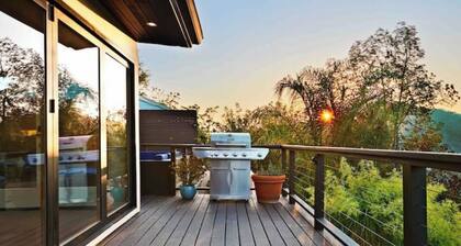 Modern Home Hollywood Hills, Skyline Views, Private Sauna