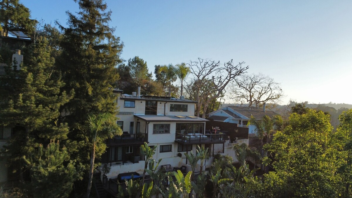 Modern Home Hollywood Hills, Skyline Views, Private Sauna